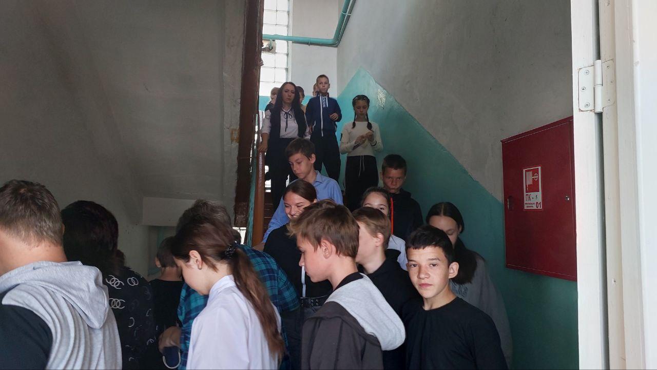 В Калининской санаторной школе интернат прошла учебная эвакуация.